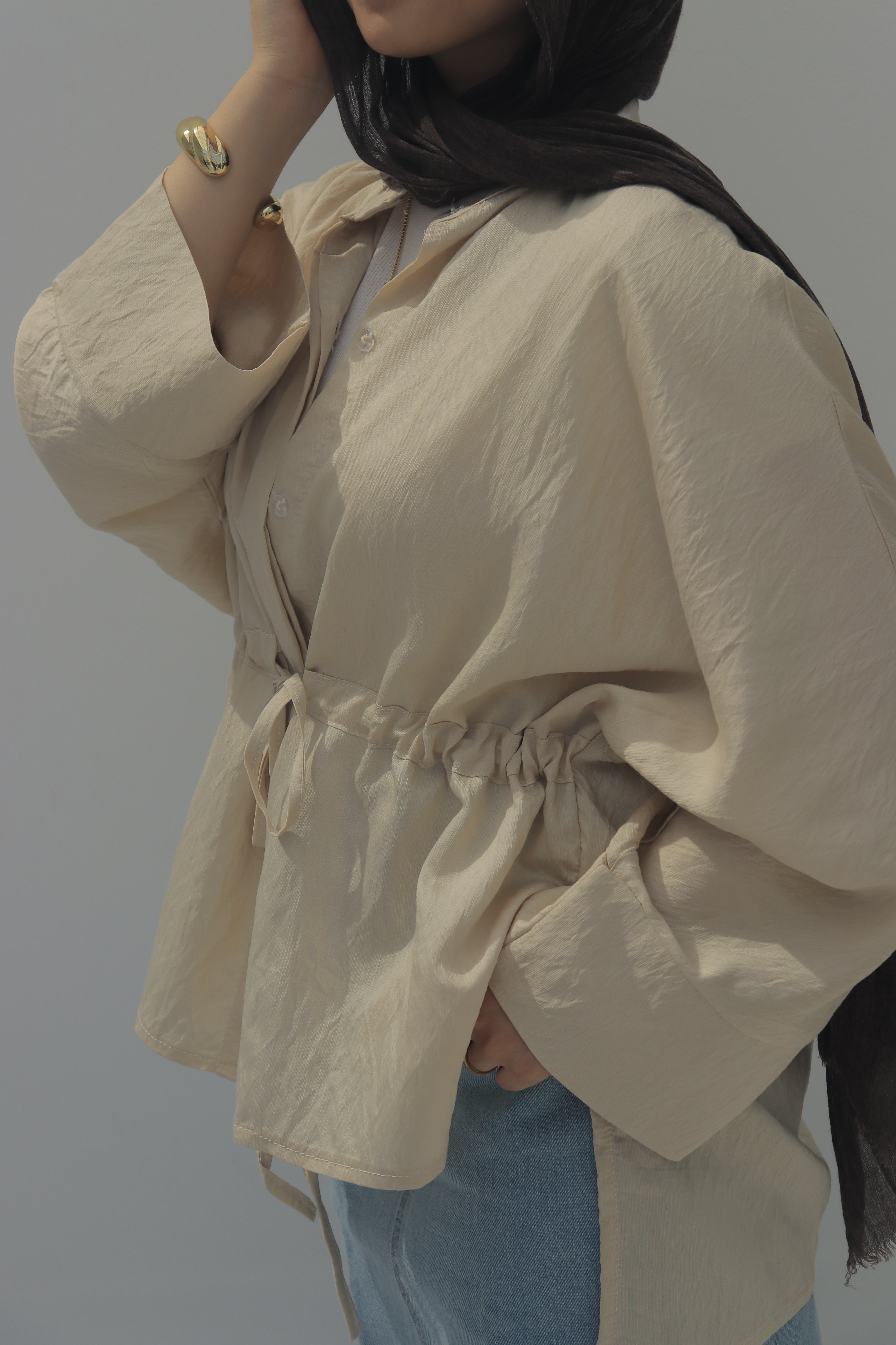 GATHERED WAIST BLOUSE