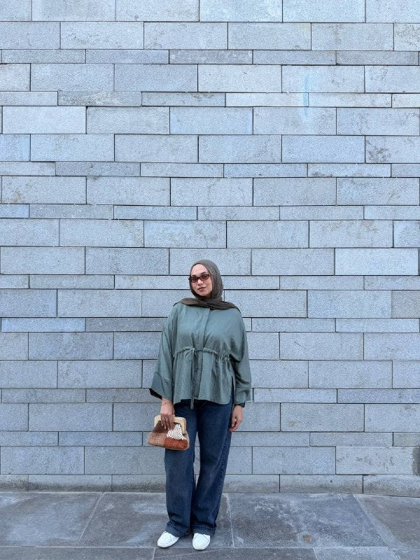 GATHERED WAIST BLOUSE